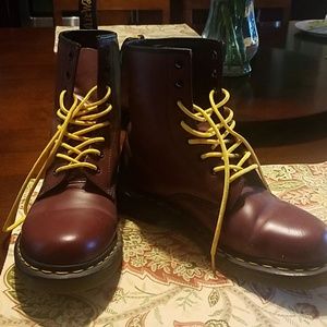 Dr. Martins (US Size 8 M)